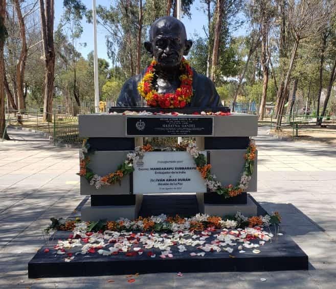 On the occasion of 153rd Birth Anniversary of Mahatma Gandhi,  rich homage was paid at Parque Valle del Sol in La Paz, Bolivia. Gandhiji's life and message remains a source of strength and inspiration for many world over. 