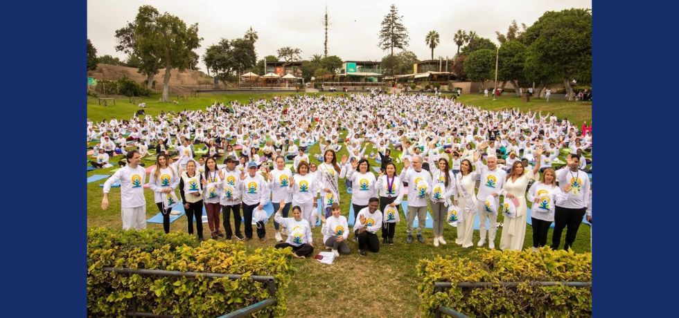 More than 1000 yoga enthusiasts participated in the yoga event conducted at the Parque de las Leyendas, near the archeological site of Huaca San Miguel in Lima